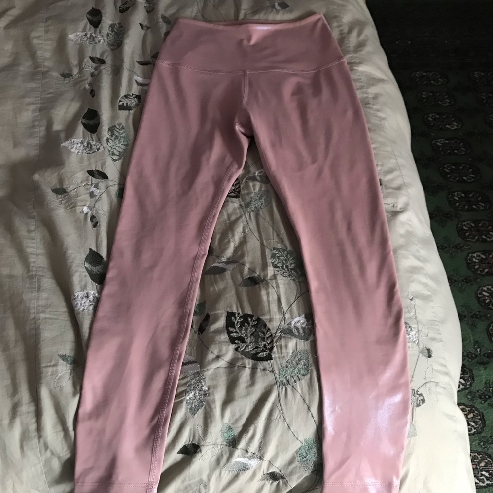 New w/o tags beyond yoga pearlized midi legging sm